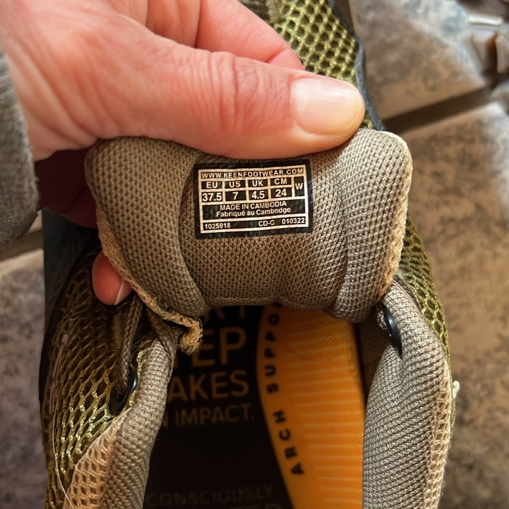 KEEN Women's Olive Green Mesh Hiking Shoes - Picture 4 of 4